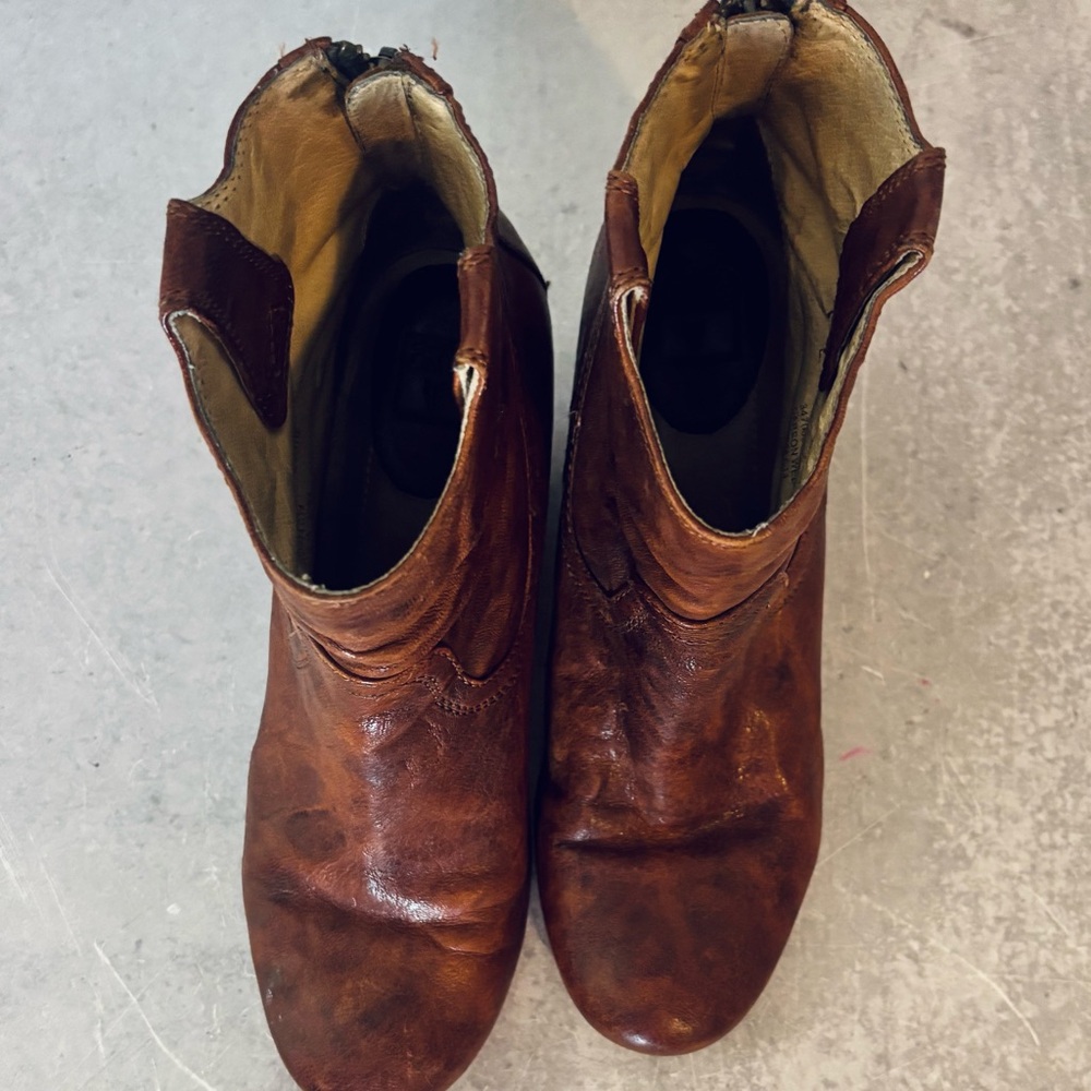 Frye 'Carson' Cognac Washed Italian Leather Wedge Booties - Picture 6 of 8